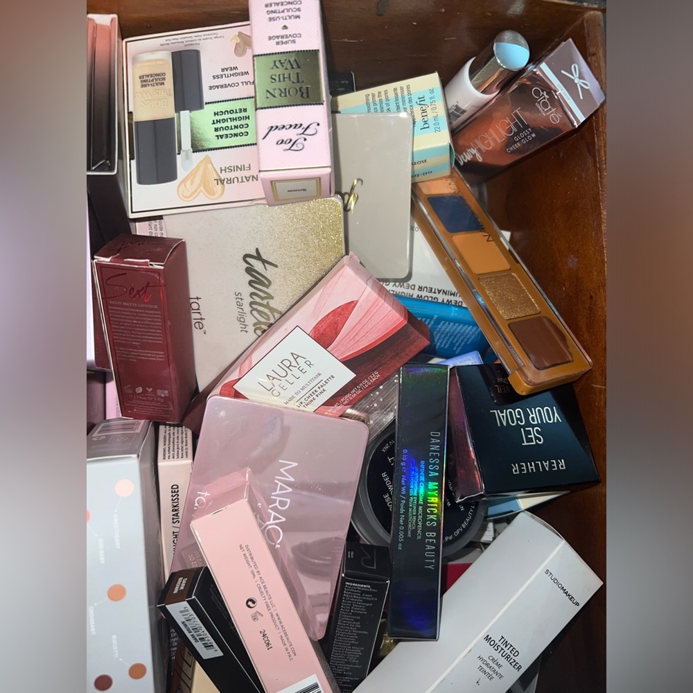 5 piece random high quality makeup products